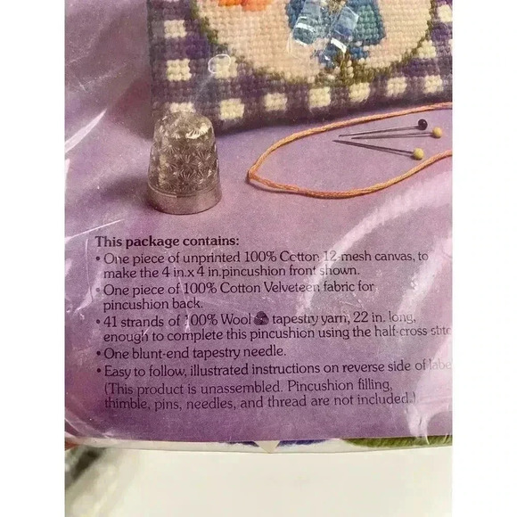 VTG Needlecraft 4x4 Inch Pin Cushion Needlepoint Kit Flower Circle USA Wool - Picture 4 of 7
